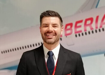 Carlos Liras, A320 chief steward, tells us about a Paris that you surely have never seen