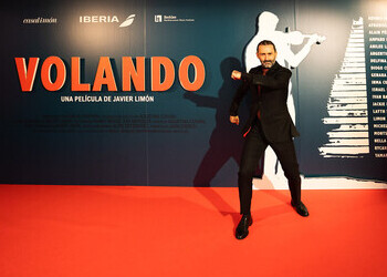 Volando (Flying), the story of a song turned into a documentary film