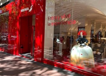 Iberia Showcases its New In-Flight Experience in Downtown Madrid