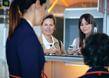 Endesa renews its alliance with Iberia, allowing customers to earn Avios and exchange them for flights or leisure plans