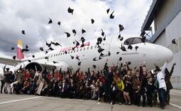 Homenaje Amelia Earhart y trabajadoras Iberia