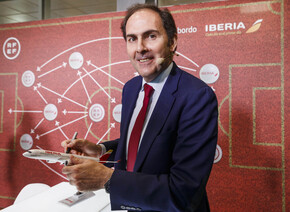 Firma acuerdo RFEF. Javier Sánchez-Prieto, presidente Iberia
