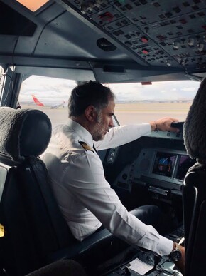 Jorge Ester, comandante A330