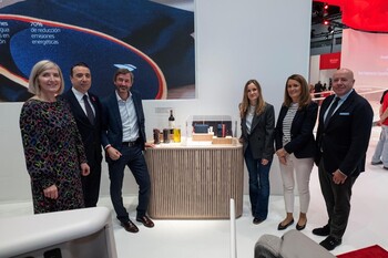 Iberia Presents at Fitur the New Sustainable Toiletry Bags Designed by Teresa Helbig