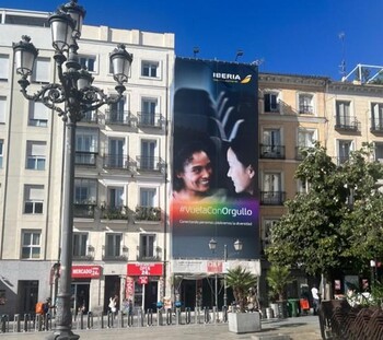 Iberia Unveils a 16m Canvas in the Plaza Pedro Zerolo to Celebrate LGTBIQ+ Pride