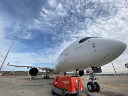 A350 Hola, Madrid con equipo handling